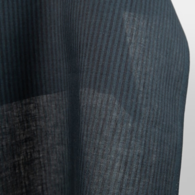 Linstoff med blå og svarte striper 150cm bredt