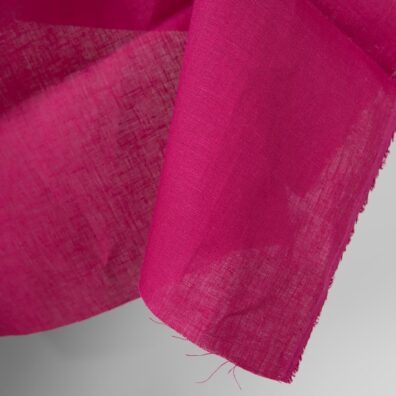 Linstoff i mørk sterk rosa farge