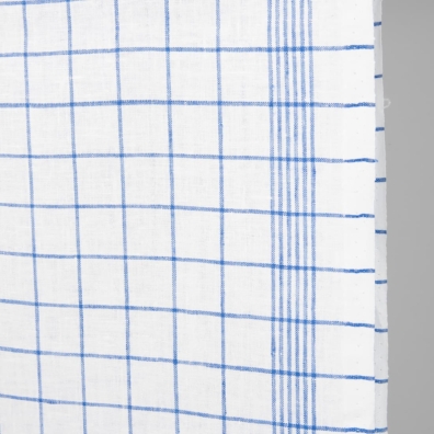 Hvitt håndkle linstoff med blå ruter til kjøkkenhåndklær