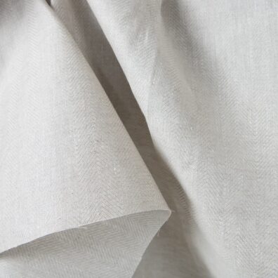 Lysegrått linstoff med fiskebeinsmønster for klær og hjemmetekstiler