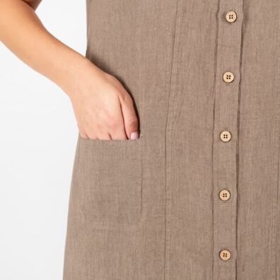 Brun linkjole med liten lomme på høyre side