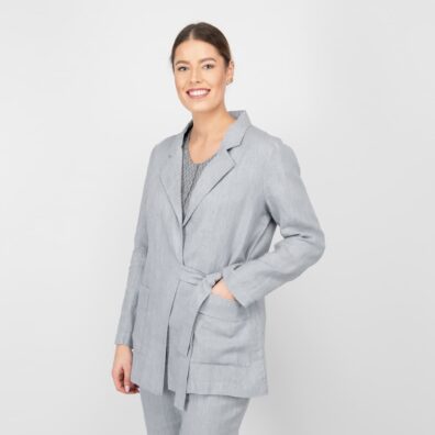 Grå linjakke med store lommer