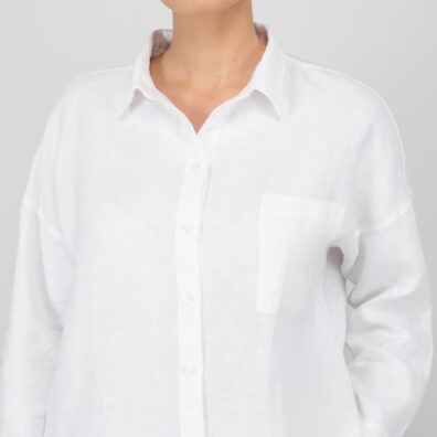 Hvit linbluse med knappelukking