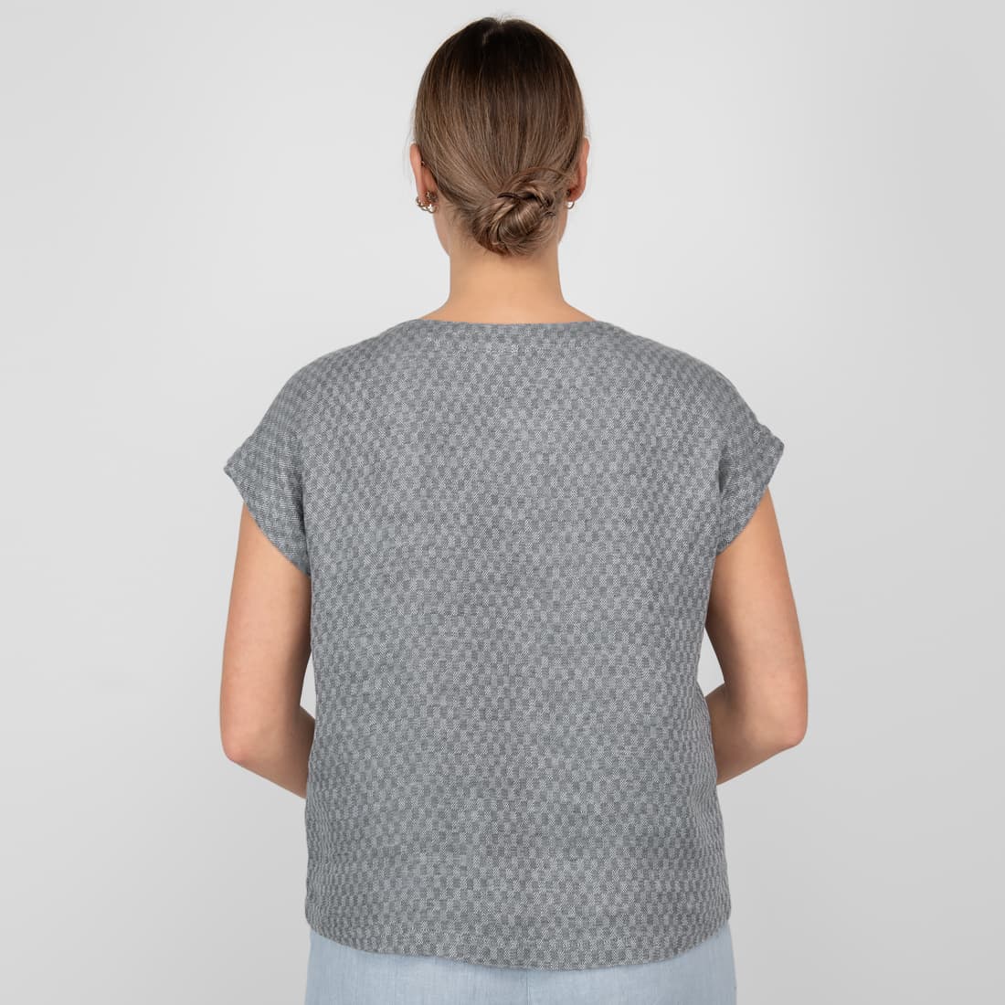 Grå linbluse med ruter