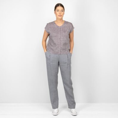 Lilla linbluse rett, løs silhuett som når ned til hoftene