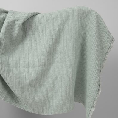 Halvlinstoff grønnaktig-hvit stripet vasket