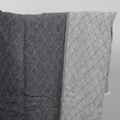 Dobbeltsidig linstoff i blå og hvit farge vasket