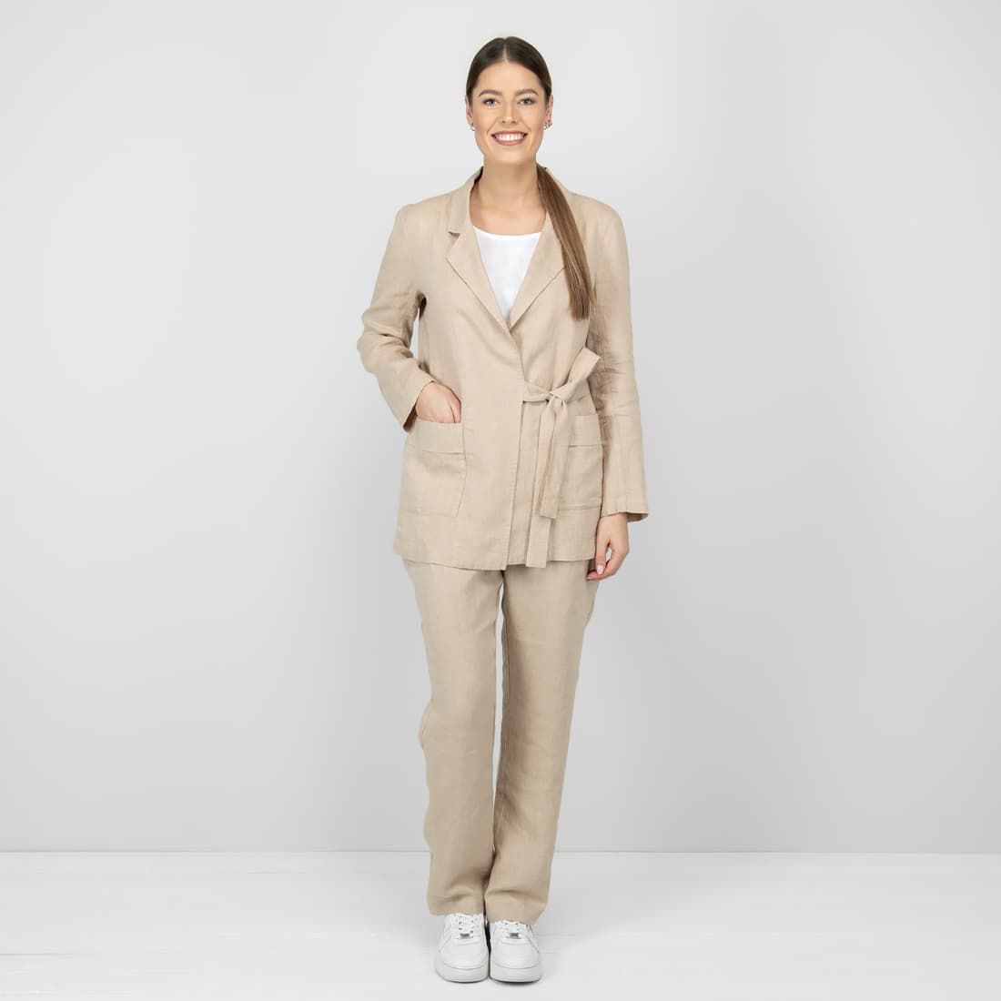 Lysebrun linjakke og matchende bukser CALDI