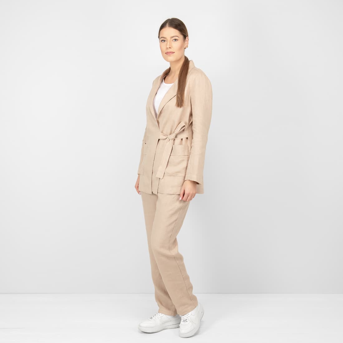 Linjakke av melange stoff, vevd garn i bleket kakao og bleket kaffe (brunaktig) farge