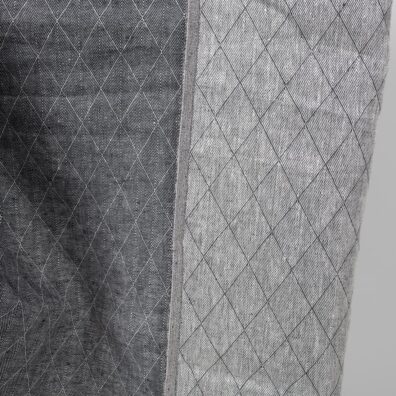 Dobbeltsidig linstoff i blå og hvit farge med diamantmønster