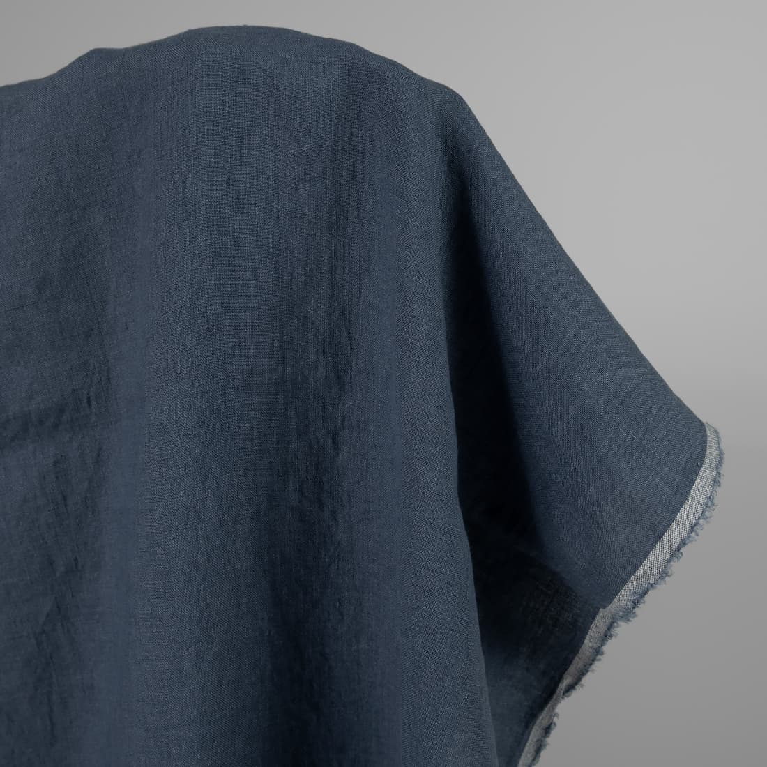 Linstoff i denimblå vasket, 145cm bredt