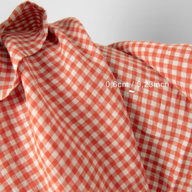 Linstoff rød-grønnlig rutete vasket, 145cm bredt