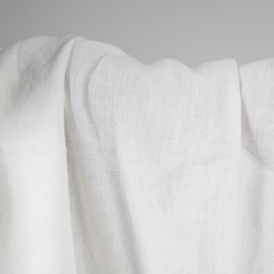 Linstoff i melkehvit farge vasket for klær, hjemmetekstiler