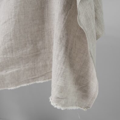 Linstoff i lysegrått farge vasket 140cm bredt