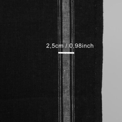 Håndkle linstoff svart med hvite striper i kantene 50cm bredt
