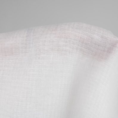 Melkehvitt mønstret linstoff 150cm bredt