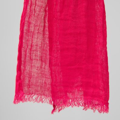 Mørkrosa lin sjal med 2cm lange frynser på kortkantene