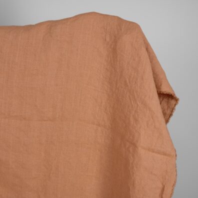 Linstoff lysebrunt vasket for sying klær, hjemmetekstiler