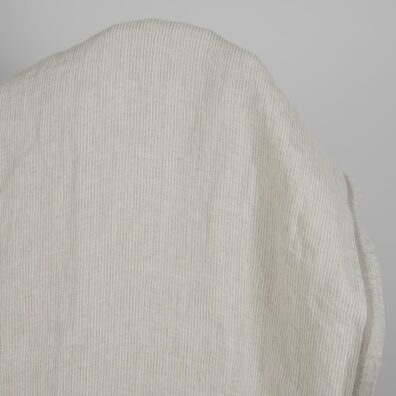 Linstoff med naturlige og hvite striper vasket 145cm bredt