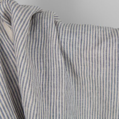 Linstoff med brunaktige og blågrå striper vasket, mykt, skånsomt