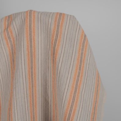 Lin-bomullsstoff med brune mønstrede striper vasket, 145cm bredt