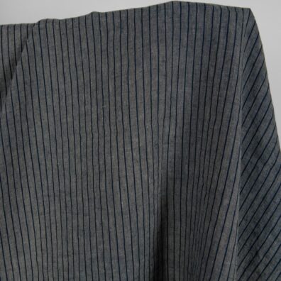 Linstoff med blåsvarte striper vasket, mykt, skånsomt