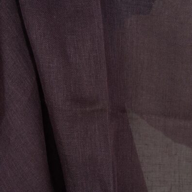 Gjennomsiktig linstoff i lys auberginefarge passer til å sy skjerf, gardiner