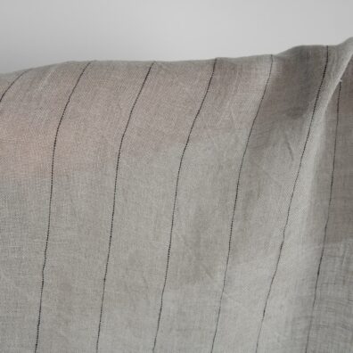 Linstoff naturgrå-svart stripete gjennomsiktig vasket, mykt, skånsomt, løstvevd, lett