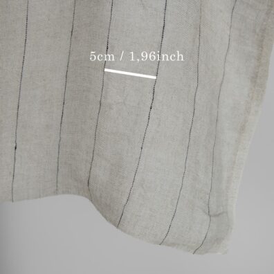 Linstoff naturgrå-svart stripete gjennomsiktig vasket passer til å sy skjerf, gardiner