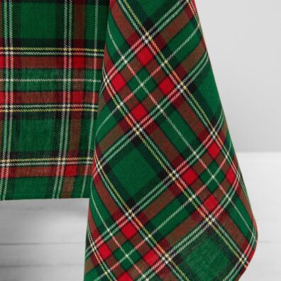 Lin-bomulls stoff er vevd i diagonale striper i røde og grønne ruter, dekorert med tynne melkehvite, gule og svarte linjer.