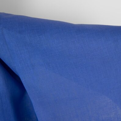 Linstoff i knallblått til klær, hjemmetekstiler