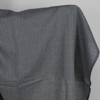 Linstoff med blåsvarte striper