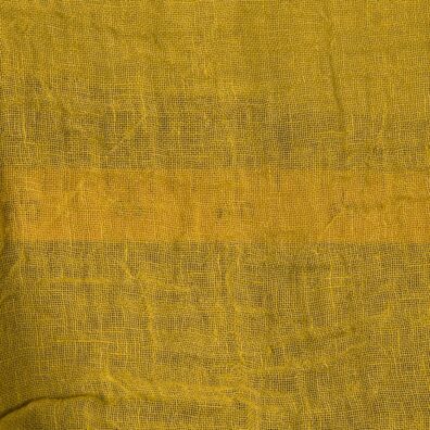 Linstoff gulgrønnaktig gjennomsiktig vasket som er mykt, skånsomt, løstvevd, lett. Passer til å sy skjerf, gardiner