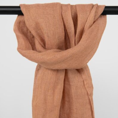 FINO lin sjal i brun leirfarge av spesielt vasket, mykt, skånsomt stoff