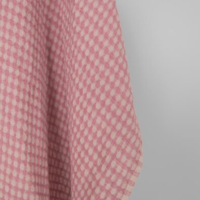 Linstoff med gråaktig lilla mønster vasket for sying klær, hjemmetekstiler