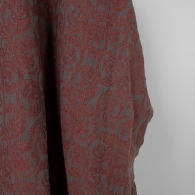 Halvlin stoff grå-brunt mønstret vasket for sying klær, hjemmetekstiler