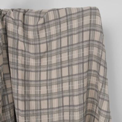 Beige lin-bomullsstoff i ruter vasket