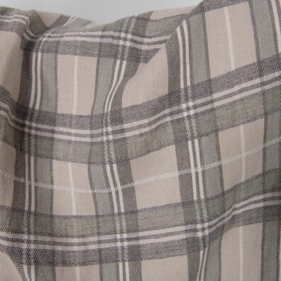 Beige lin-bomullsstoff i ruter vasket, mykt, skånsomt