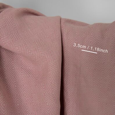 Halvlin stoff med lilla diamanter vasket, mykt, skånsomt