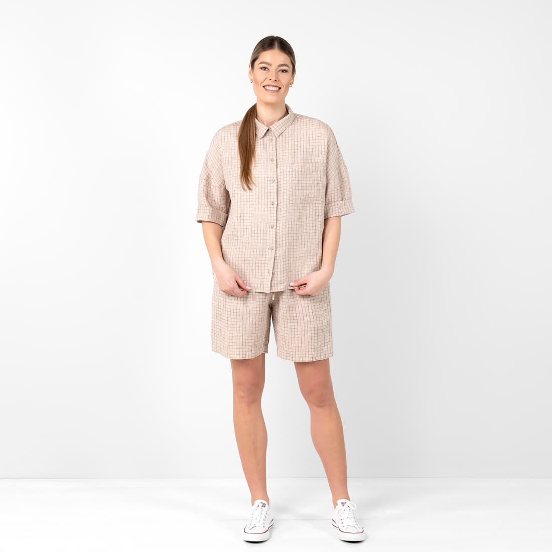 DOLFI lysebrun linshorts med bluse EILA