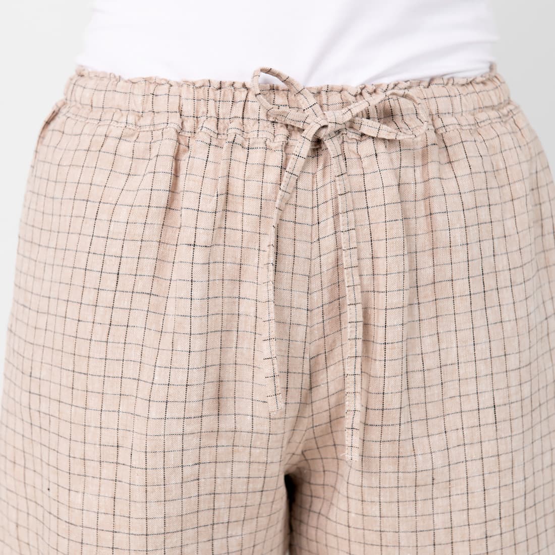 DOLFI lysebrun linshorts med snøring