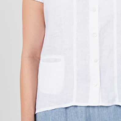 KRISTI hvit linbluse med liten klafflomme på høyre side