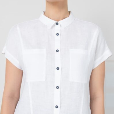 ORSI kritthvit linbluse med knapper i kontrastfarge