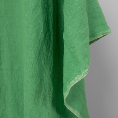 Linstoff spinatgrønn vasket for sying klær, hjemmetekstiler