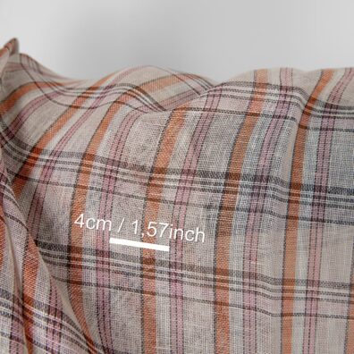 Linstoff rutete gjennomsiktig, vevd askegrått, mørkebrunt, lilla, vanilje (gulaktig), brunoransje, hvitbeige, lys kremfarget og lyslilla garn