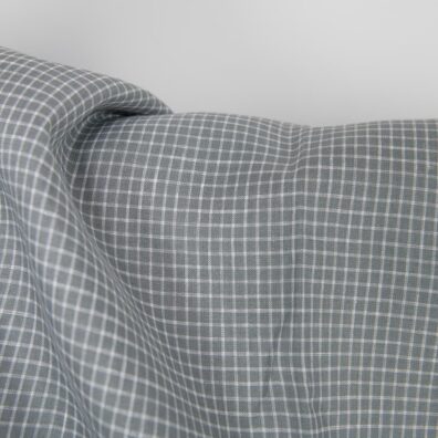 Rutete linstoff, vevd blågrå og snøhvit garn