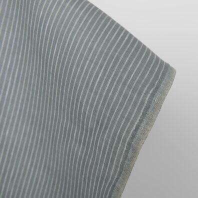 Stripete linstoff, vevd blågrå og snøhvit garn