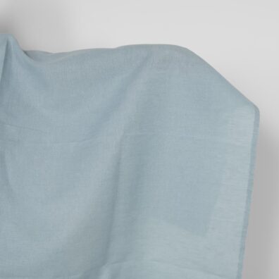 Lin-bomullsstoff i lys blågrå farge