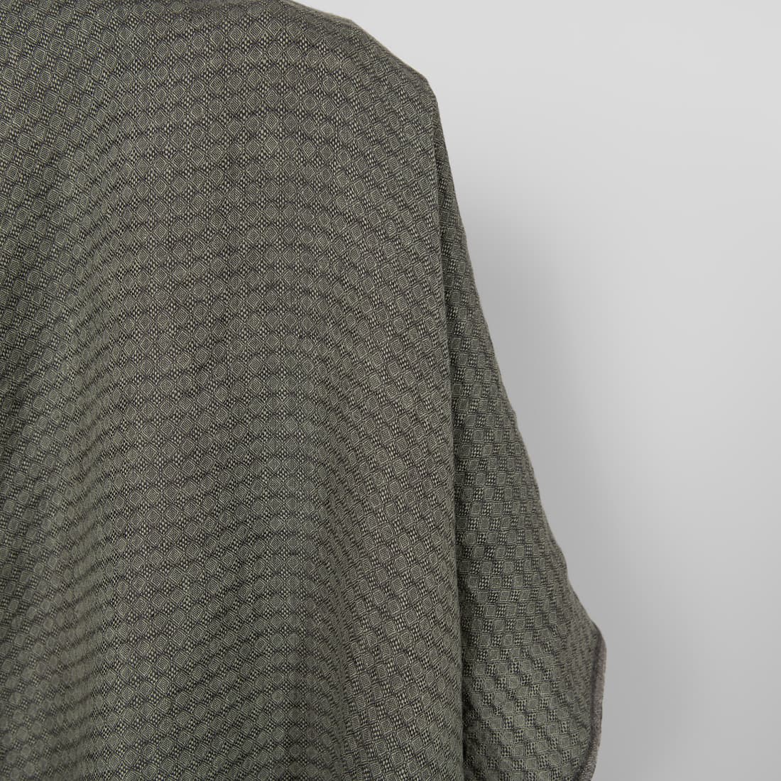 Linstoff med grønn-grått diamantmønster vasket 145cm bredt