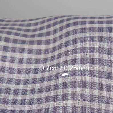 Linstoff i gjennomsiktige ruter, vevd snøhvit, lys syrin og blåfiolett garn